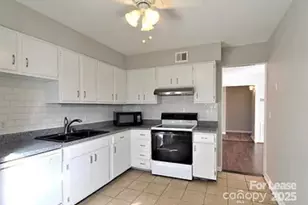 4809 Spring Lake Dr, Charlotte, NC 28212 - Photo 5