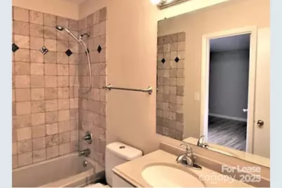 4809 Spring Lake Drive #E, Charlotte, NC 28212 - Photo 11