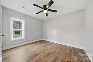 702 N 9th St, Bessemer City, NC 28016 - Photo 27