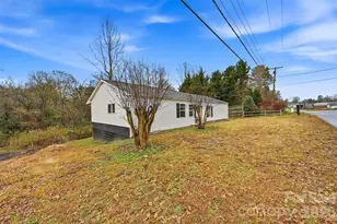 702 N 9th St, Bessemer City, NC 28016 - Photo 33