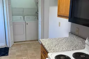 1092 22nd St NE, Hickory, NC 28601 - Photo 5