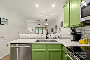 1318 Green Oaks Ln, Charlotte, NC 28205 - Photo 15