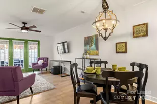 1318 Green Oaks Ln, Charlotte, NC 28205 - Photo 11