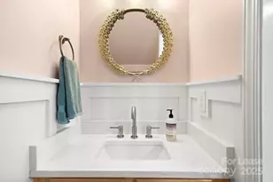 1318 Green Oaks Ln, Charlotte, NC 28205 - Photo 19