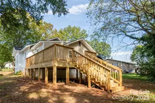 137 Woodlawn Dr, Statesville, NC 28677 - Photo 5