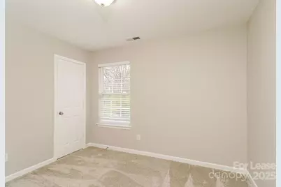 421 Peachtree Road, Charlotte, NC 28216 - Photo 9