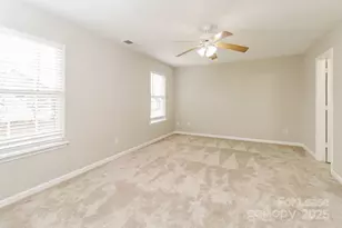 421 Peachtree Rd, Charlotte, NC 28216 - Photo 7