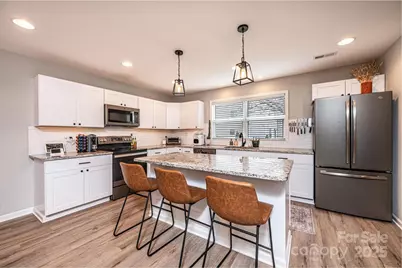 340 Woodlawn Drive, Connelly Springs, NC 28612 - Photo 3