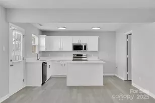 2707 Cochrane Dr, Charlotte, NC 28269 - Photo 7