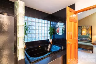 1330 Cedar Ln, Charlotte, NC 28226 - Photo 15