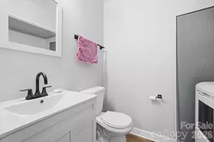 5918 Crape Myrtle Ln, Charlotte, NC 28216 - Photo 17