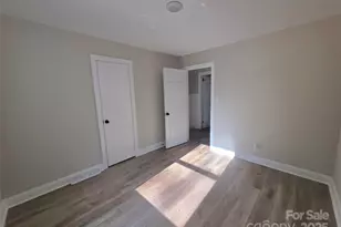 2122 Kilborne Dr, Charlotte, NC 28205 - Photo 19