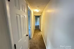 9520 Shannon Green Dr, Charlotte, NC 28213 - Photo 11