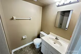 9520 Shannon Green Dr, Charlotte, NC 28213 - Photo 17