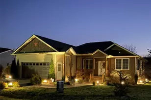 371 Beechnut Dr, Hendersonville, NC 28739 - Photo 1