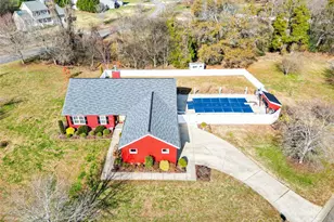 1659 Buffett Cir, Hickory, NC 28602 - Photo 9