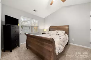 10255 Reindeer Way Ln, Charlotte, NC 28216 - Photo 13