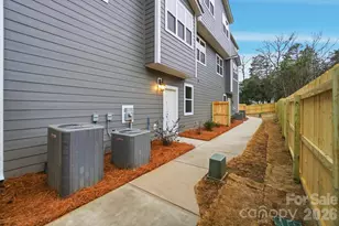 8929 Sharonbrook Dr, Charlotte, NC 28210 - Photo 35