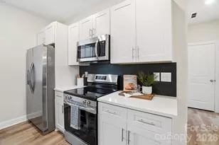 8929 Sharonbrook Dr, Charlotte, NC 28210 - Photo 17