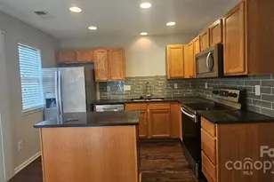 6807 Juniper Tree St, Charlotte, NC 28215 - Photo 5