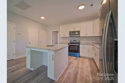 6162 Covecreek Drive, Charlotte, NC 28215 - Photo 3