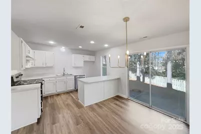 9028 Four Mile Creek Road, Charlotte, NC 28277 - Photo 9