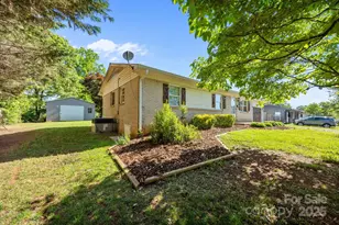 136 Kent Dr, Forest City, NC 28043 - Photo 5