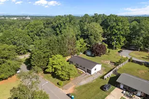 136 Kent Dr, Forest City, NC 28043 - Photo 15