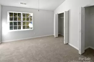 6086 Cougar Ln, Charlotte, NC 28269 - Photo 13