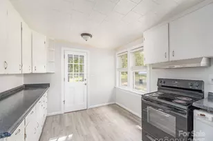 39 Hemphill Rd, Waynesville, NC 28785 - Photo 17