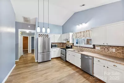 11001 Gladewater Drive, Matthews, NC 28105 - Photo 5