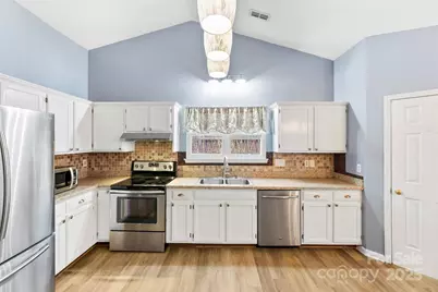 11001 Gladewater Drive, Matthews, NC 28105 - Photo 19