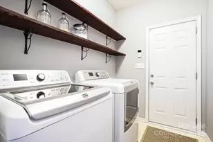 4501 Bellmore Ct, Charlotte, NC 28269 - Photo 13