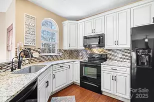 4501 Bellmore Ct, Charlotte, NC 28269 - Photo 11