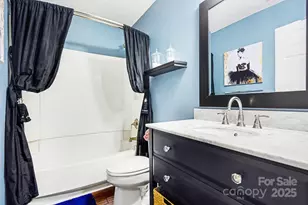 4501 Bellmore Ct, Charlotte, NC 28269 - Photo 19