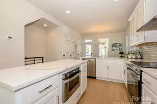 5104 York Park Ln, Charlotte, NC 28217 - Photo 9