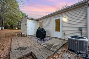 9734 Kennerly Cove Ct, Charlotte, NC 28269 - Photo 29