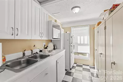 1120 Davie Avenue, Statesville, NC 28677 - Photo 9