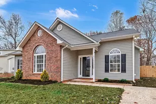 1331 Copper Creek Ln, Fort Mill, SC 29715 - Photo 5