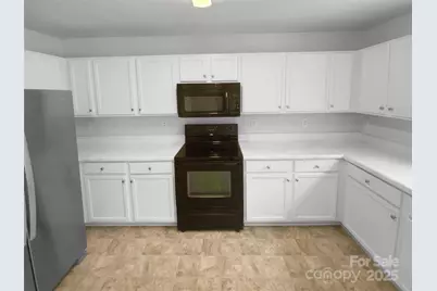 2701 Buckleigh Drive, Charlotte, NC 28215 - Photo 9