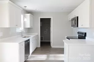 27 Maiden Ln, York, SC 29745 - Photo 7