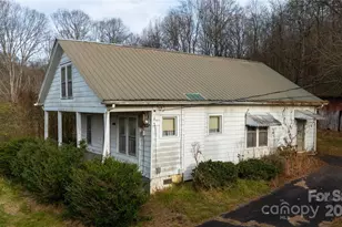 141 Burleson Dr, Bakersville, NC 28705 - Photo 3