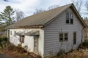 141 Burleson Dr, Bakersville, NC 28705 - Photo 5