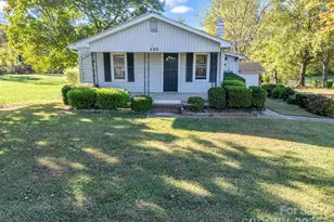 628 New Hope Rd, Flat Rock, NC 28731 - Photo 1