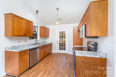 6104 Steelewood Place, Charlotte, NC 28269 - Photo 7