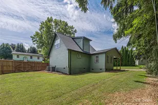 93 Cresthaven Dr, Clyde, NC 28721 - Photo 3