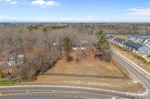 9121 Hutchinson Ln, Charlotte, NC 28216 - Photo 11