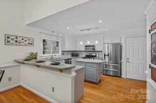 9210 Ivy Brook Ct, Charlotte, NC 28269 - Photo 11