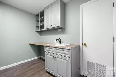 121 13th Street SW, Hickory, NC 28602 - Photo 9