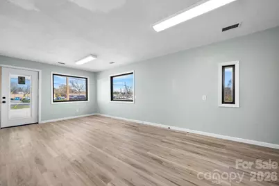 121 13th Street SW, Hickory, NC 28602 - Photo 11